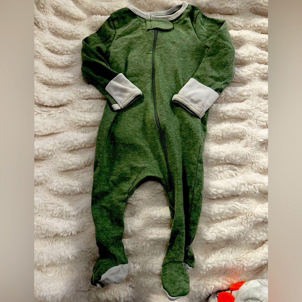 Green / grey footsie sleeper